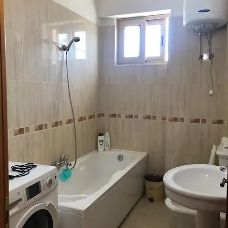 “by The Sea One Bedroom Apartment” דירה